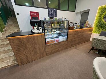 голландская мебель: Coffeeshop bağlandığı üçün satılır. Bar 5 metrlik daxilindı soyuducu