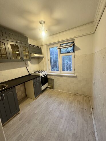 Квартиры: 2 комнаты, 43 м², 104 серия, 1 этаж, Старый ремонт