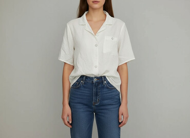 biala koszula i kolarki: Women`s shirt, size S