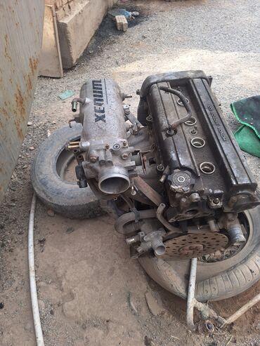 дополнительный свет: Предлагается двигатель Honda D15B с коллектором "Xenium". Этот
