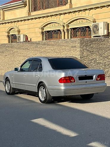 elektrikli maşınlar: Mercedes-Benz E-Class: 2 l | 1997 il Sedan — 3