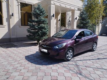 Hyundai: Hyundai Solaris: 2011 г., 1.4 л, Механика, Бензин, Седан