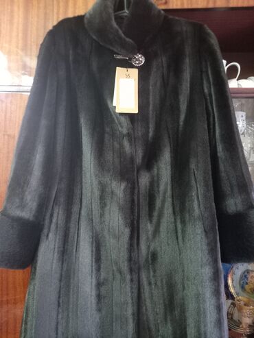 кожаная куртка мужская: Təzə 48 raz şuba 300 man.Dəri pencək S raz.25 man.zərli biserli