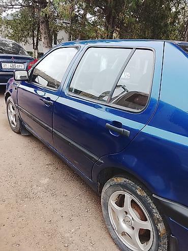 kia rio 2004: Volkswagen Vento: 1996 г., 1.8 л, Механика, Бензин, Седан — 3