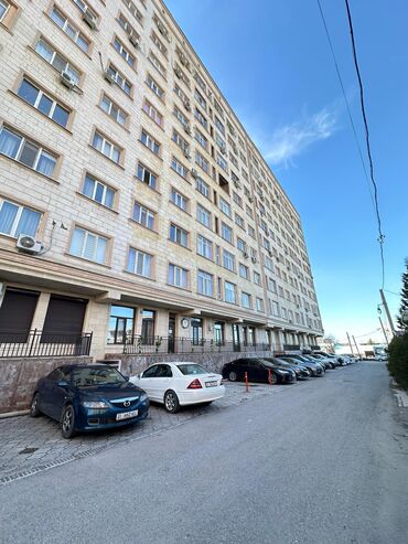 бизнес центр аренда: Продаём Коммерческое помещение. г.Бишкек.мкр.6мкр по Каралаева. В