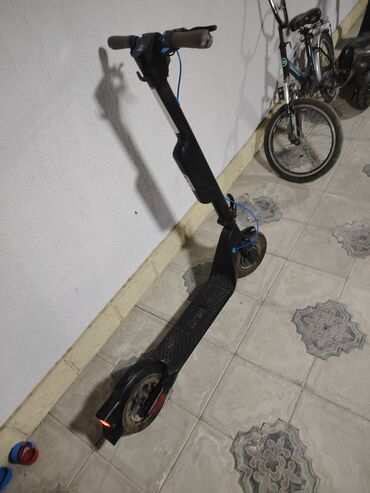 Elektrikli samokatlar: Elektrik skuter dəsti - 2 ədəd elektrik skuter birlikdə. - Birincisi — 4