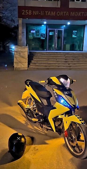 scooter freestyle: Sport üslublu moped - Rəng: Sarı-qara kombinasiyası, aqressiv sport — 4