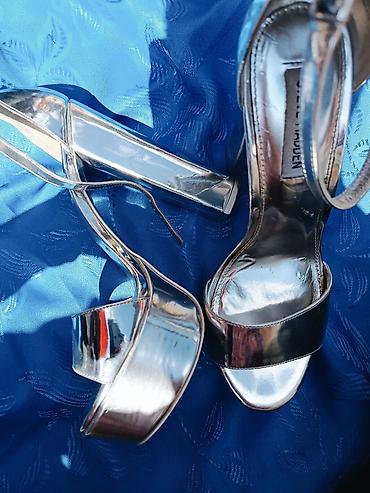 diesel patike: Steve Madden sandale na platformu, metalik srebrne boje. - Model — 2