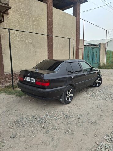 продаю машину требуется ремонт двигателя: Volkswagen Vento: 1993 г., 2 л, Механика, Бензин, Седан