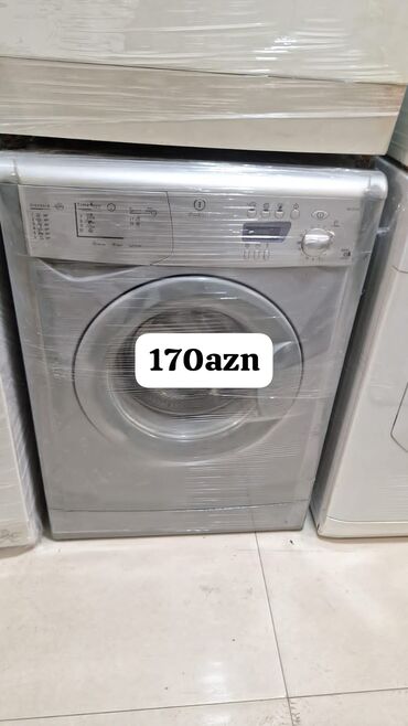 Стиральные машины: Indesit ön yükləməli paltaryuyan maşın - Rəng: Gümüş - Ön paneldə