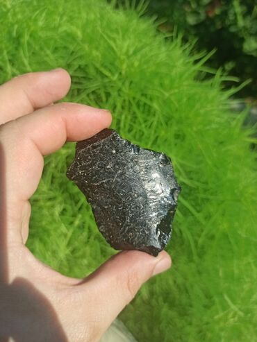 купить бу самовар на дровах: Təbii Obsidian daşı. Tamamilə təbii, emal olunmamış parlaq qara