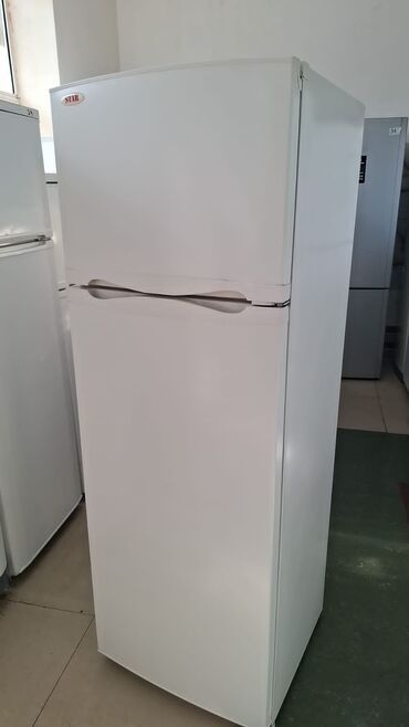mini bar soyuducu: Star iki qapılı soyuducu - Üst hissədə dondurucu, alt hissədə əsas