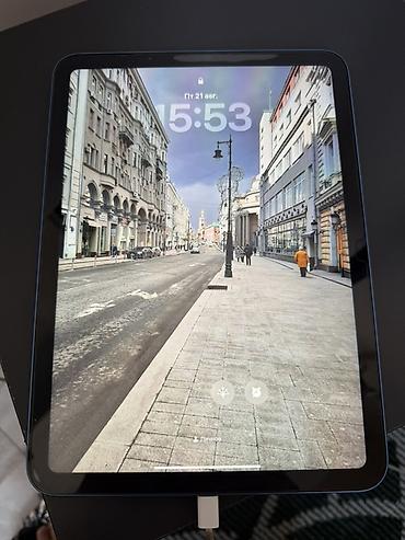 Планшеты: Планшет Apple iPad (линейка с прямыми гранями и тонкими рамками), цвет — 1