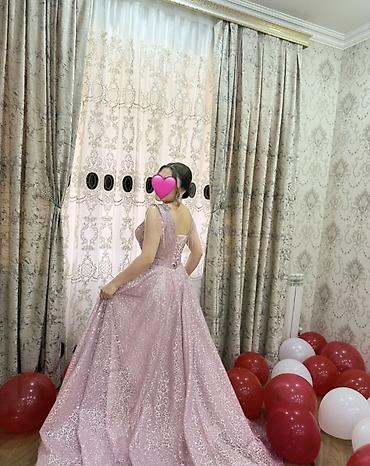 Платья: Bahalı alınıb çox səliqəli saxlanılıb. Cəmi 1dəfə geyinilib, yeni — 3