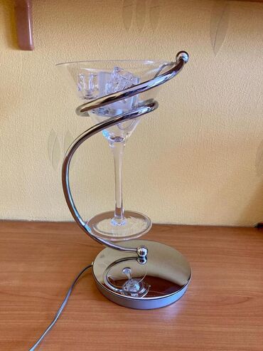 usb лампа: Продаю эксклюзивную барную лампу в идеальном состоянии в форме бокала