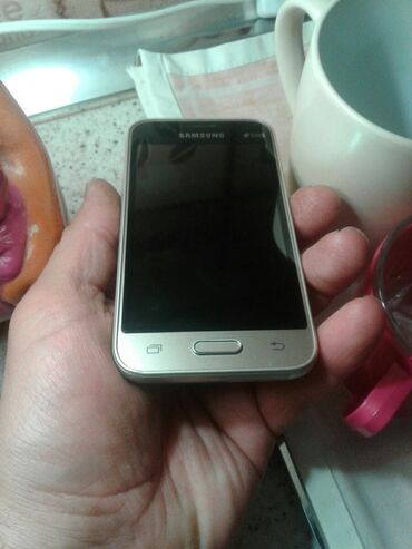 Samsung Galaxy J1 2016 | 8 ГБ | цвет - Золотой | Две SIM карты