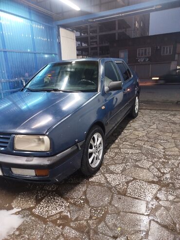 Volkswagen: Volkswagen Vento: 1996 г., 1.8 л, Механика, Бензин, Седан