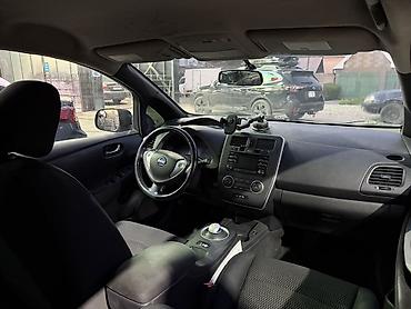 Продажа авто: Nissan Leaf: 2013 г., Электромобиль, Хэтчбэк — 5