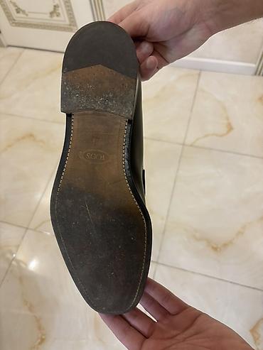 245 40 r18: Tod’s italya brendi ayaqqabı 680 azn alınıb 3 dəfə toya geyinilib 270 — 5