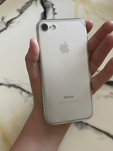 poco m5c: IPhone 7, Б/у, 128 ГБ, Серебристый, Чехол — 1