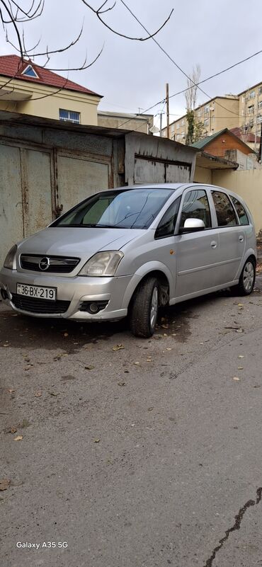 radiator masin: Opel Meriva: 1.3 l | 2008 il Sedan