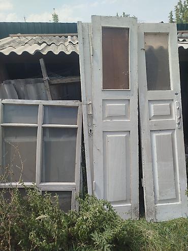 ковры даром: Отдам даром 2 окна,3 двери б/у
сделано из чистого дерева — 1