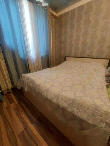 Двуспальные кровати: Двуспальная кровать, Б/у, С матрасом, длина - 2000 см