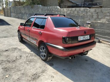 жетта машина: Volkswagen Vento: 1994 г., Седан