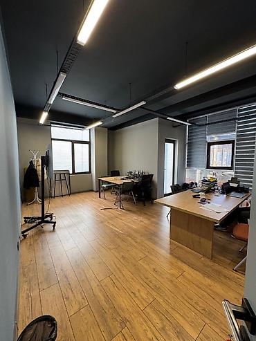 Kommersiya daşınmaz əmlakı: Af City plazada 17 otaqlı içində mətbəx və 2 wc olan 530 kv. ofice — 1