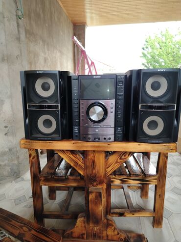Musiqi mərkəzləri: Sony musiqi mərkəzi yüksək səs və bası var manitoru dvd mp3 usb radio