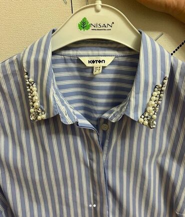 Köynək və bluzalar: Vərəqləyin. Bluzka baha alınıb 2 dəfə geyilib.M-L uyğun 12 — 8