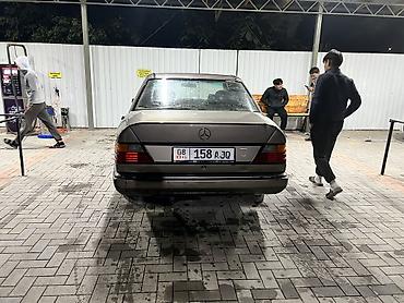 мерседес 124 бак: Mercedes-Benz W124: 1989 г., 2.3 л, Кол менен иштөөчү, Бензин, Седан — 4
