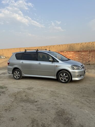 тацота ист: Toyota Ipsum: 2001 г., 2.4 л, Автомат, Газ, Минивэн