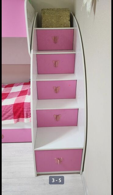 Детские гарнитуры: Продаётся детский гарнитур! В очень хорошем состоянии. Комплект — 3