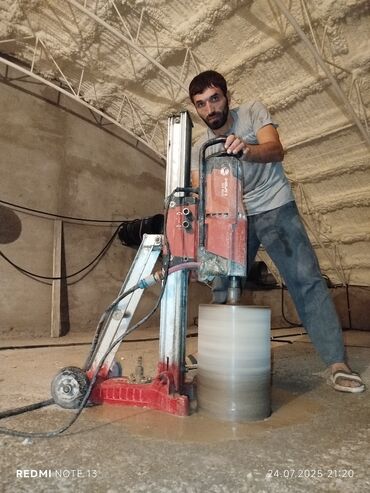Plitə işləri: Səssiz tozsuz səliqəli kəsim. Beton katlavan monolit kubik