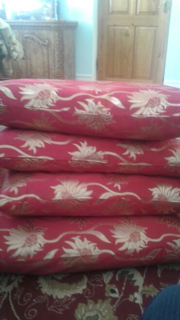 Yorğanlar, adyallar: Yorğan döşək cehizlikdi təzədi hamisi birlikdə 500 azn — 7