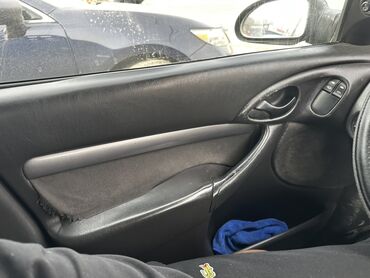 Ford: Ford Focus: 2002 г., 1.6 л, Механика, Бензин, Универсал — 9