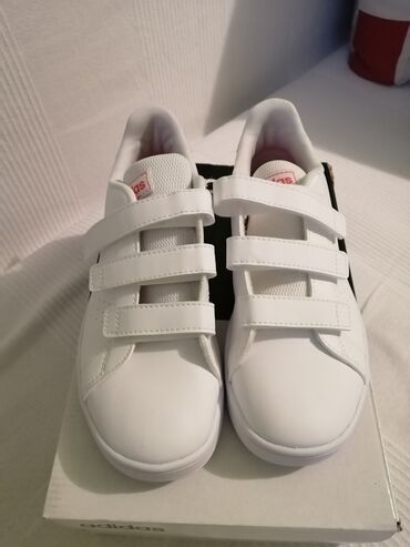 Adidas kozne patike za devojčice, bele na cicak, br. 34