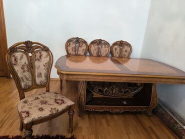 yazi stolu islenmis: Qonaq otağı üçün, İşlənmiş, Açılan, Oval masa, 8 stul