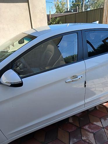 sonata 2004: Hyundai Avante: 2019 г., 1.6 л, Автомат, Бензин, Седан — 2