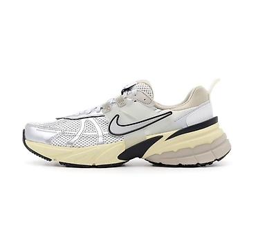 Мужские кроссовки, 38, Nike, Новый, цвет - Белый, Самовывоз, Платная доставка at lalafo.kg Мужские кроссовки, 38, Nike, Новый, цвет - Белый, Самовывоз, Платная доставка