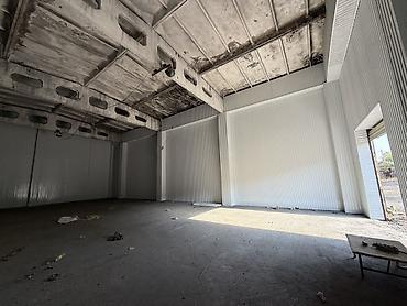 склад на аренду: 240 м², С высокими потолками — 2