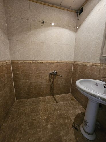 Otaqların uzunmüddətli kirayəsi: ŞEXSI MENZILLDIR .Şeherin Esas Merkez yerlerinden biri Olan 9 zu -da lalafo.az — 2 Otaqların uzunmüddətli kirayəsi: ŞEXSI MENZILLDIR .Şeherin Esas Merkez yerlerinden biri Olan 9 zu — 2