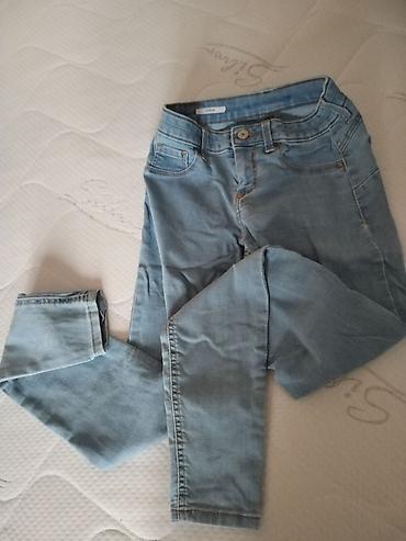 Farmerke: Dve ženske farmerke – različiti modeli i bendovi. 1) Sinsay skinny — 5