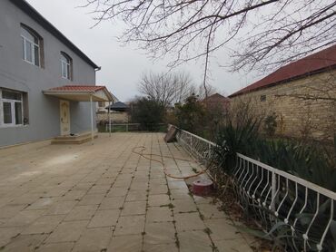 Həyət evləri və villaların satışı: 4 otaqlı, 180 kv. m, Yeni təmirli