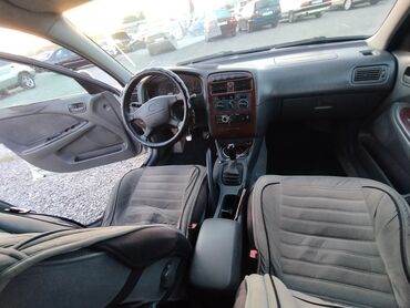 Toyota Avensis: 1998 г., 2 л, Механика, Бензин, Универсал