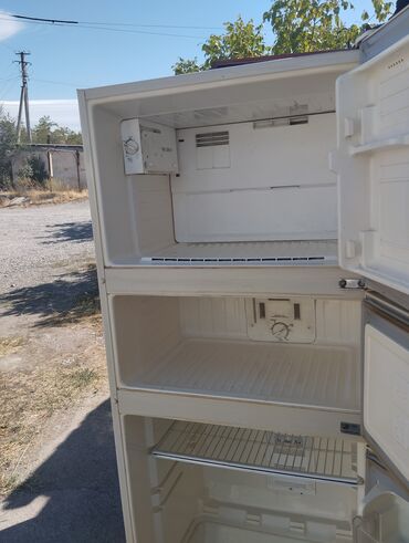 Холодильники: Представляем трёх камерный холодильник Голд стар белого цвета — 4