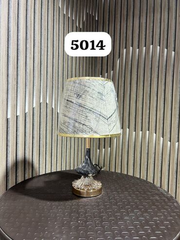 Bra, divar lampaları: Masa üstü lampa, otaqlara isti və rahat atmosfer bəxş edir. Bu lampa