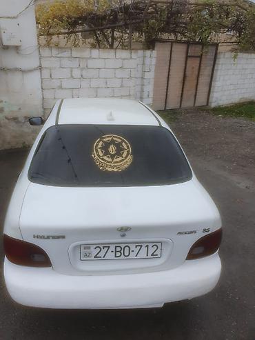 tap az kondisioner: Hyundai Accent: 1.5 l | 1995 il Sedan — 4