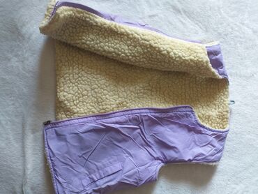 Верхняя одежда: ЖИЛЕТКИ на девочку Хорошего качества ЖИЛЕТКА с капюшоном .НОВАЯ — 4